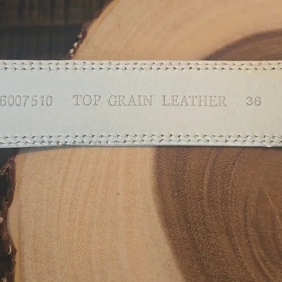 PGA TOUR Mens White Leather Silver Buckle Perforated Adjustable Golf Belt Sz 36 - Picture 8 of 10